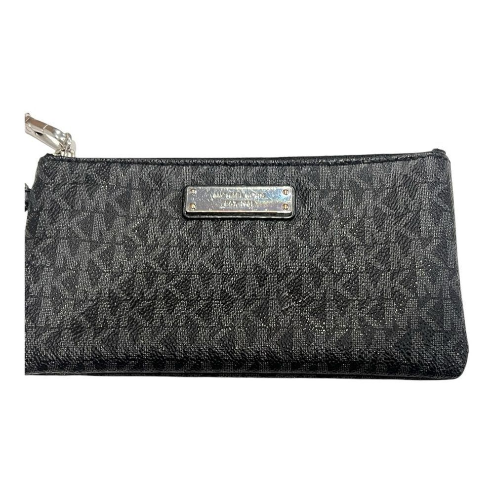 EUC Michael Kors Two Tone Black Signature
Wristlet Wallet - Picture 2 of 6